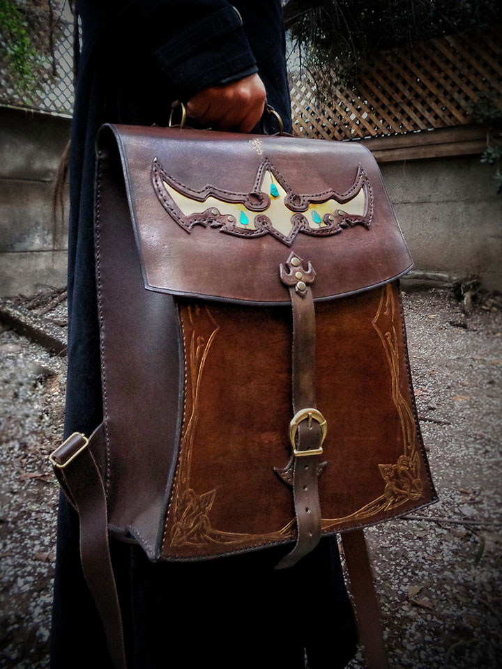Bolso grande de cuero hecho artesanalmente